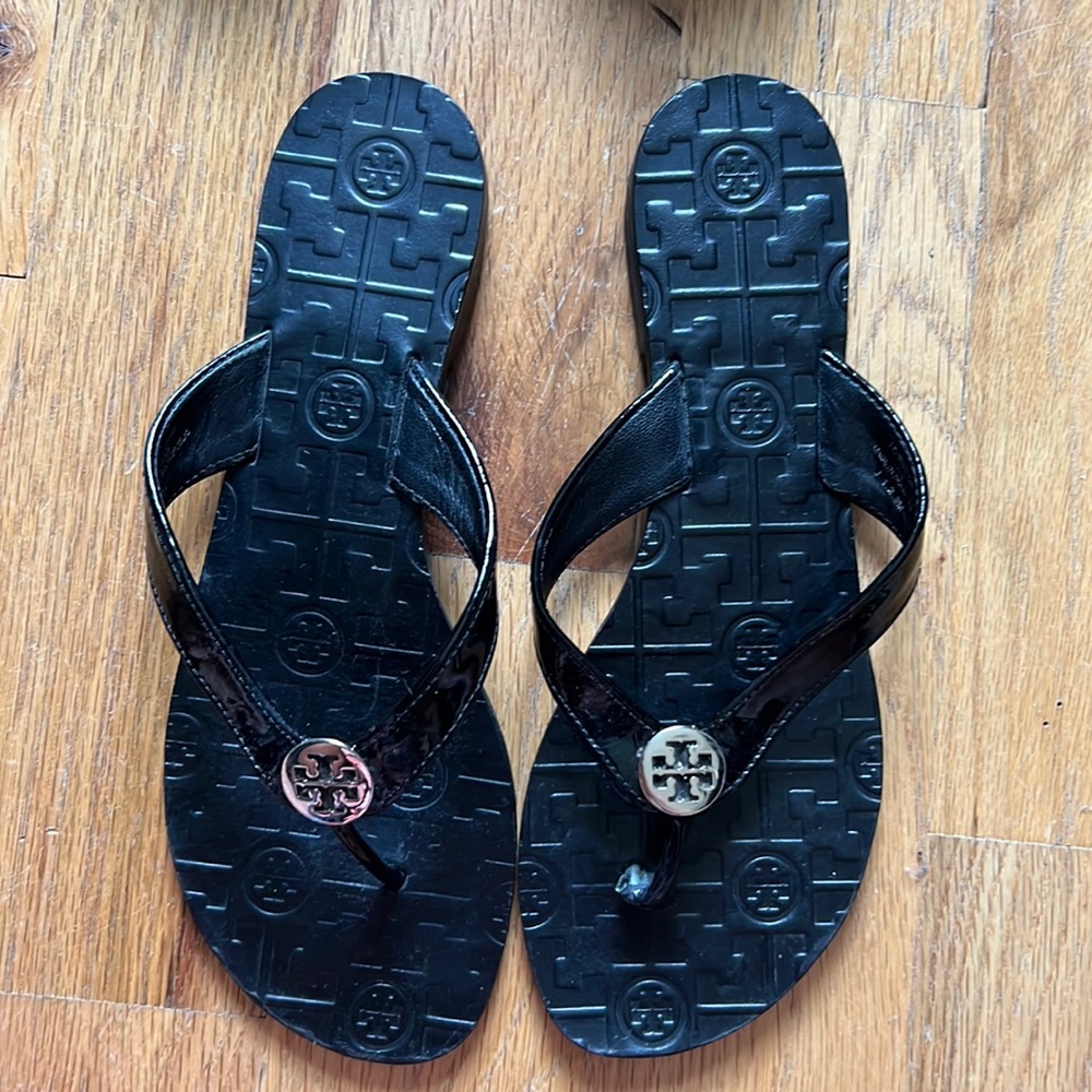 Tory Burch, flat black sandal